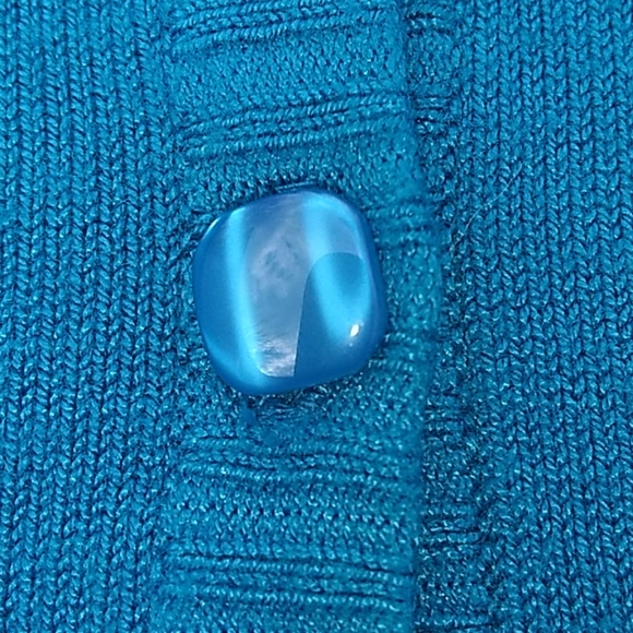 Reference Point carnagan sweater. - Picture 5 of 8